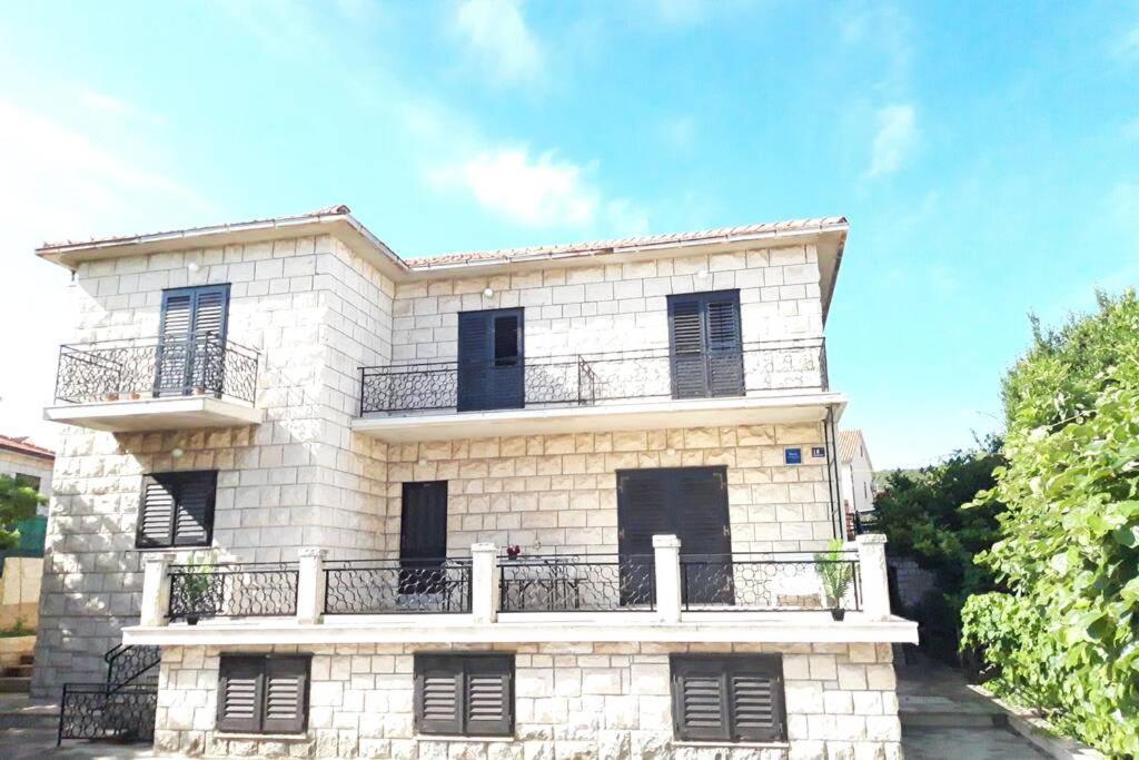 Giovanna - Spacious Lovely Apartment Supetar Dış mekan fotoğraf