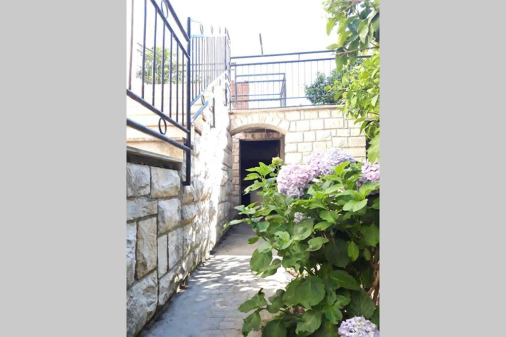 Giovanna - Spacious Lovely Apartment Supetar Dış mekan fotoğraf