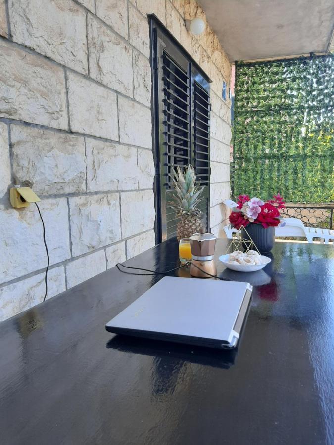 Giovanna - Spacious Lovely Apartment Supetar Dış mekan fotoğraf