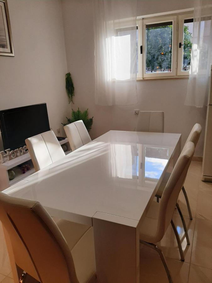 Giovanna - Spacious Lovely Apartment Supetar Dış mekan fotoğraf