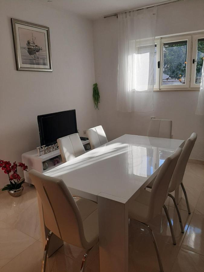 Giovanna - Spacious Lovely Apartment Supetar Dış mekan fotoğraf