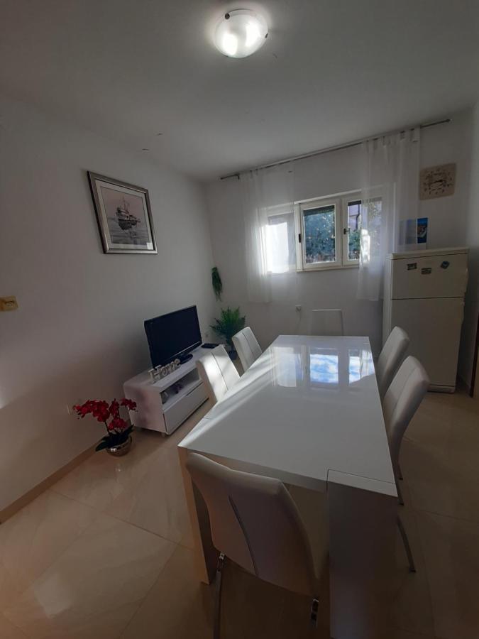 Giovanna - Spacious Lovely Apartment Supetar Dış mekan fotoğraf